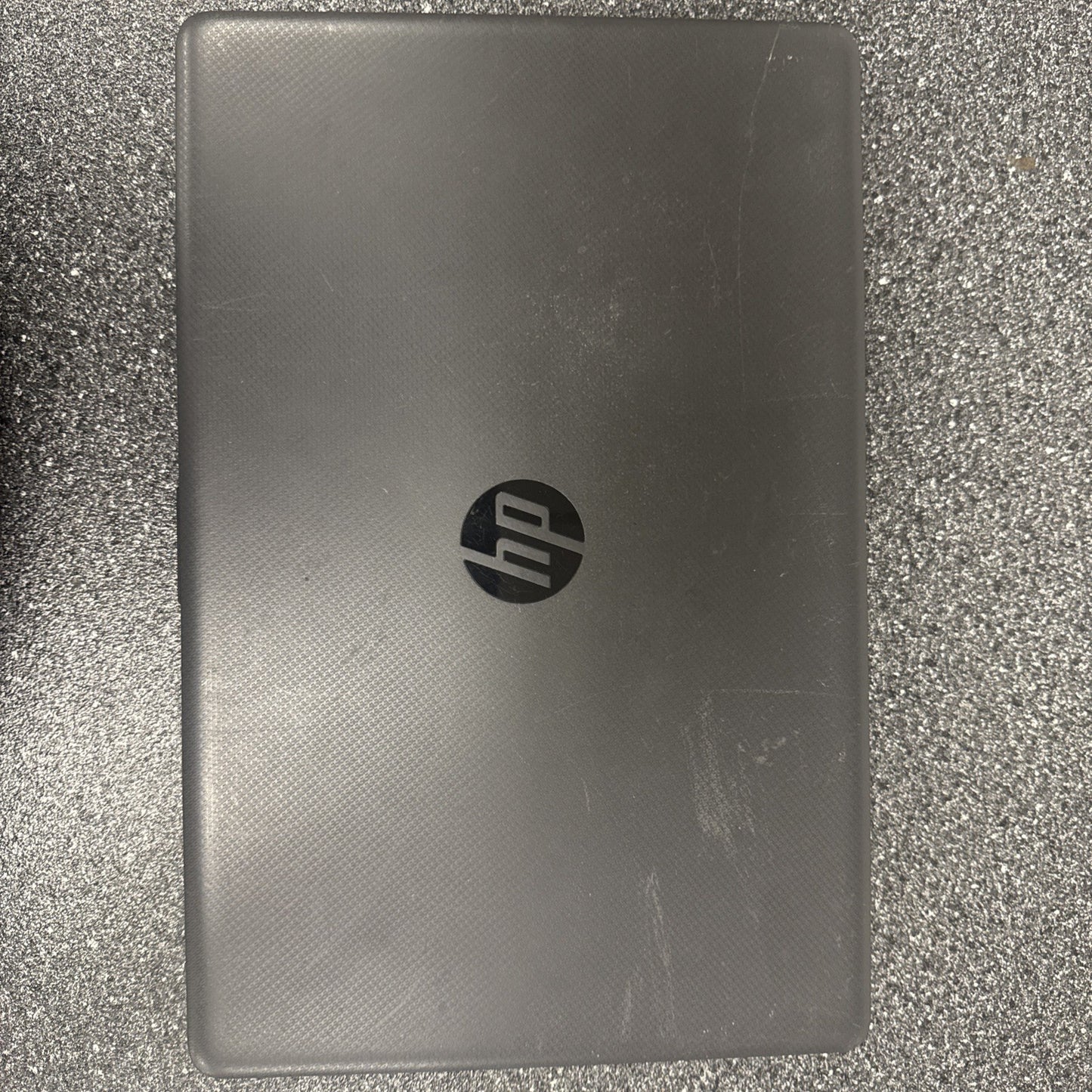 HP 15t-da100 15.6" HD Laptop BATTERY NOT TESTED AND HAS SCRATCHES AND STAINS!!!!