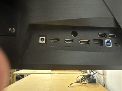 Monitor gaming - MSI Optix MAG321CURV, 31,5'' UHD 4K HAS SCREEN PROBLEMS!
