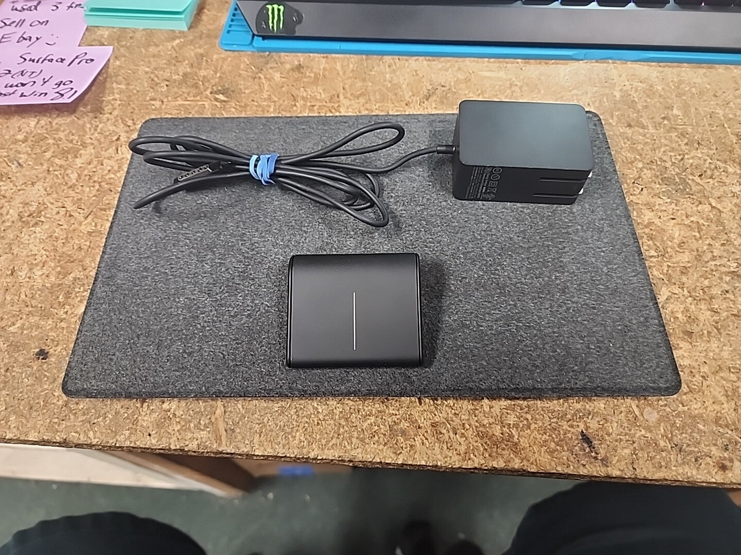 Microsoft Surface 1516 10.6" Nvidia Tegra3 1.30GHz 2GB 32GB Windows RT 