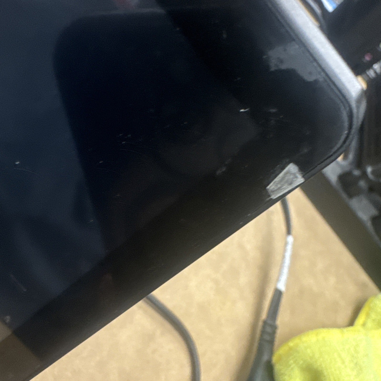 Gateway GWTC116-2BK 11.6" HD  Laptop win 11 CRACKS ON SCREEN!