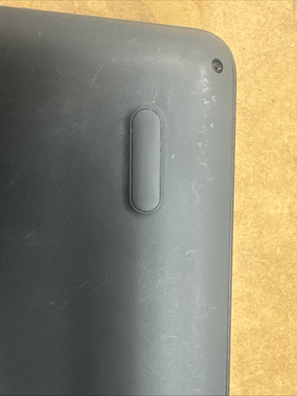 Dell Inspiron 11 3195,  2 in 1,  120GB 8GB AMD R5, BAD HINGE AND SCRATCHES ON IT