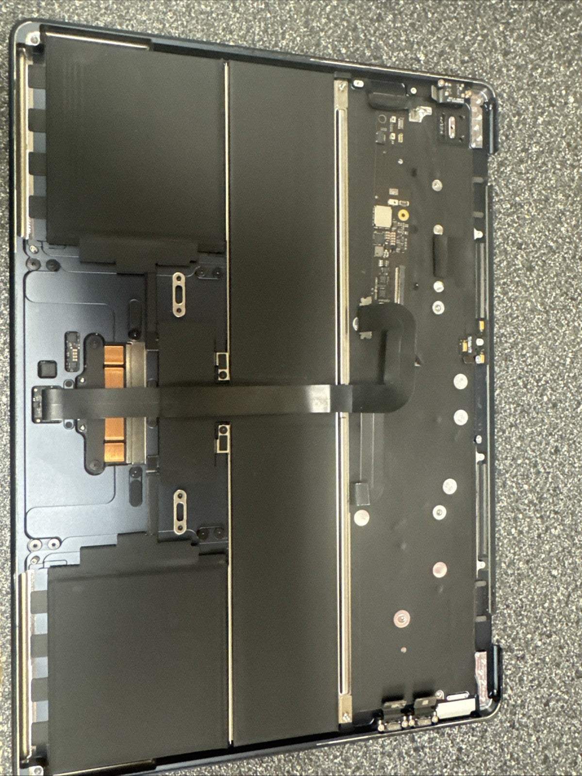 Macbook Air A2681 13" 2022 MLY33LL/A Top Case Palmrest w/Battery Midnight