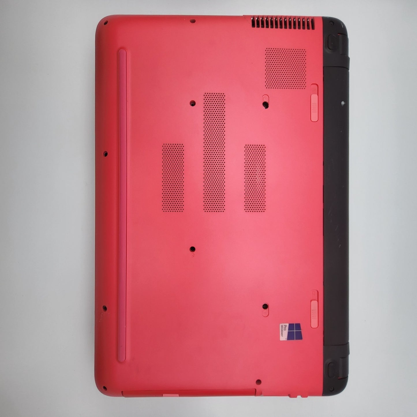 HP PAVILION NOTEBOOK 15T-AB200 Busted side