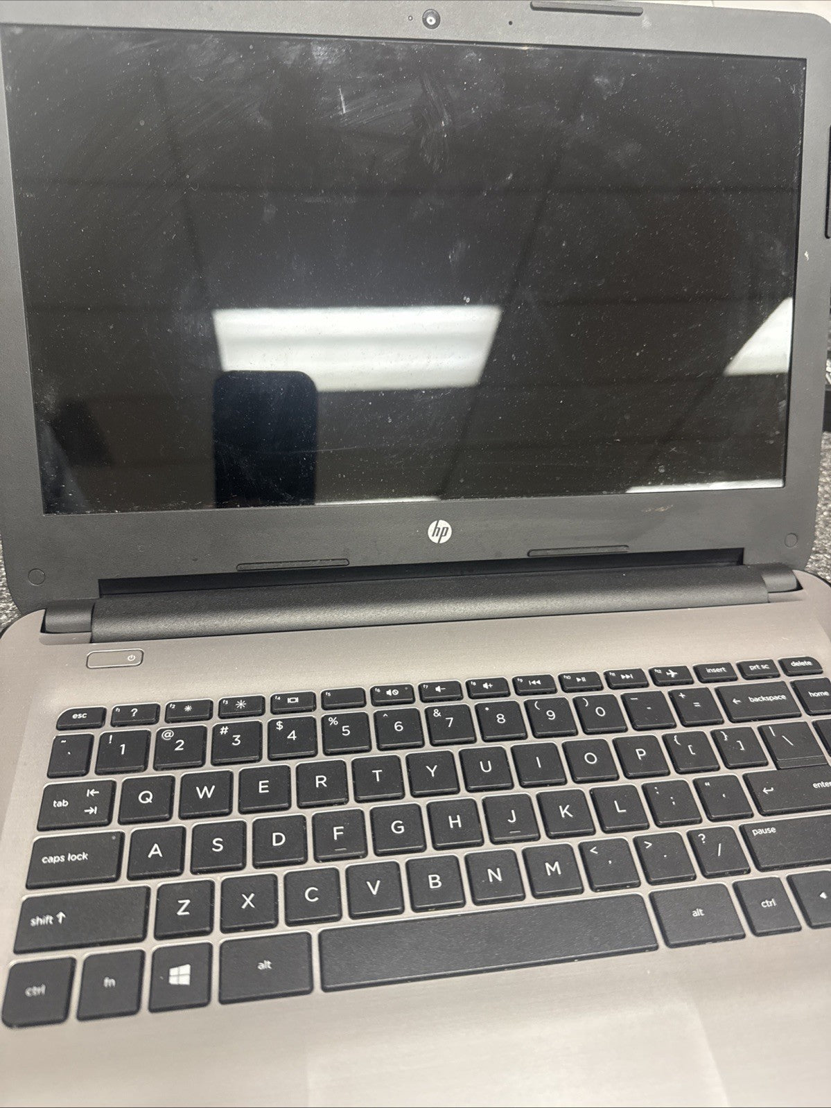 HP 14-an013nr Laptop AMD E2-7110 1.80Ghz BATTERY NOT TESTED HAS SCRATCHES!