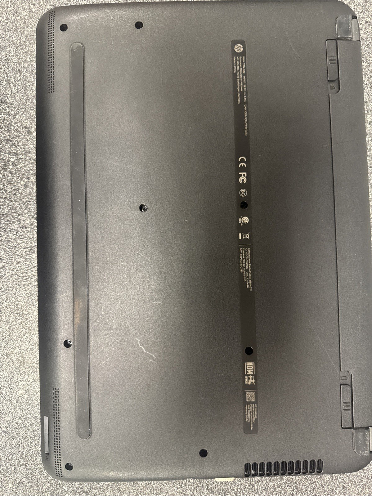 HP 14-an013nr Laptop AMD E2-7110 1.80Ghz BATTERY NOT TESTED HAS SCRATCHES!