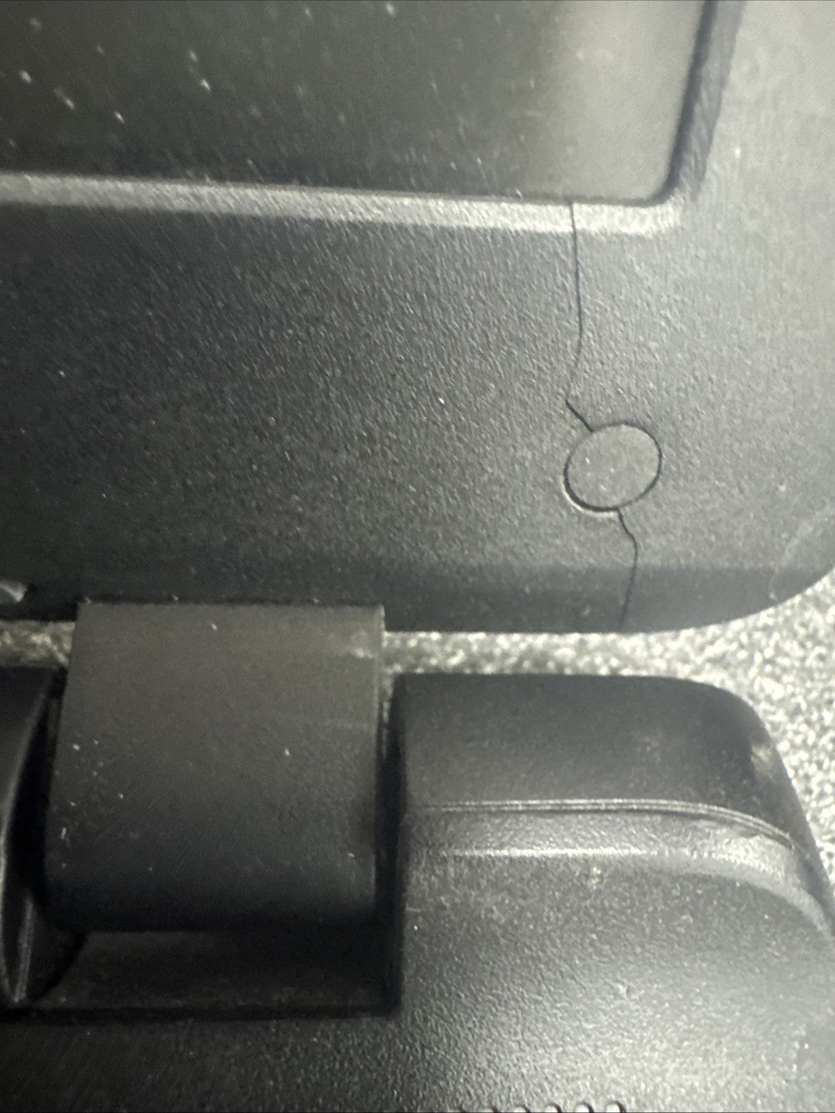 HP Laptop HP 355 G2 HSTNN-I24C BATTERY NOT TESTED AND SCRATCHES ON SCREEN FRAME!