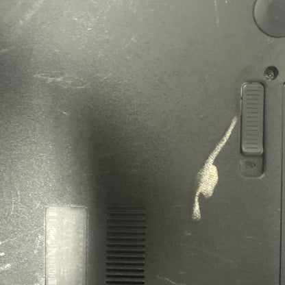 HP Pavilion 15-n067nr BATTERY NOT TESTED AND HAS SCRATCHES AND STAINS ON IT!!!!!