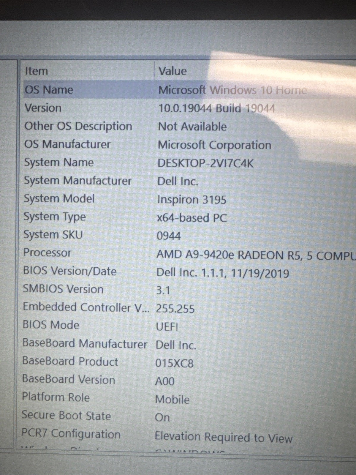 Dell Inspiron 11 3195,  2 in 1,  120GB 8GB AMD R5, BAD HINGE AND SCRATCHES ON IT