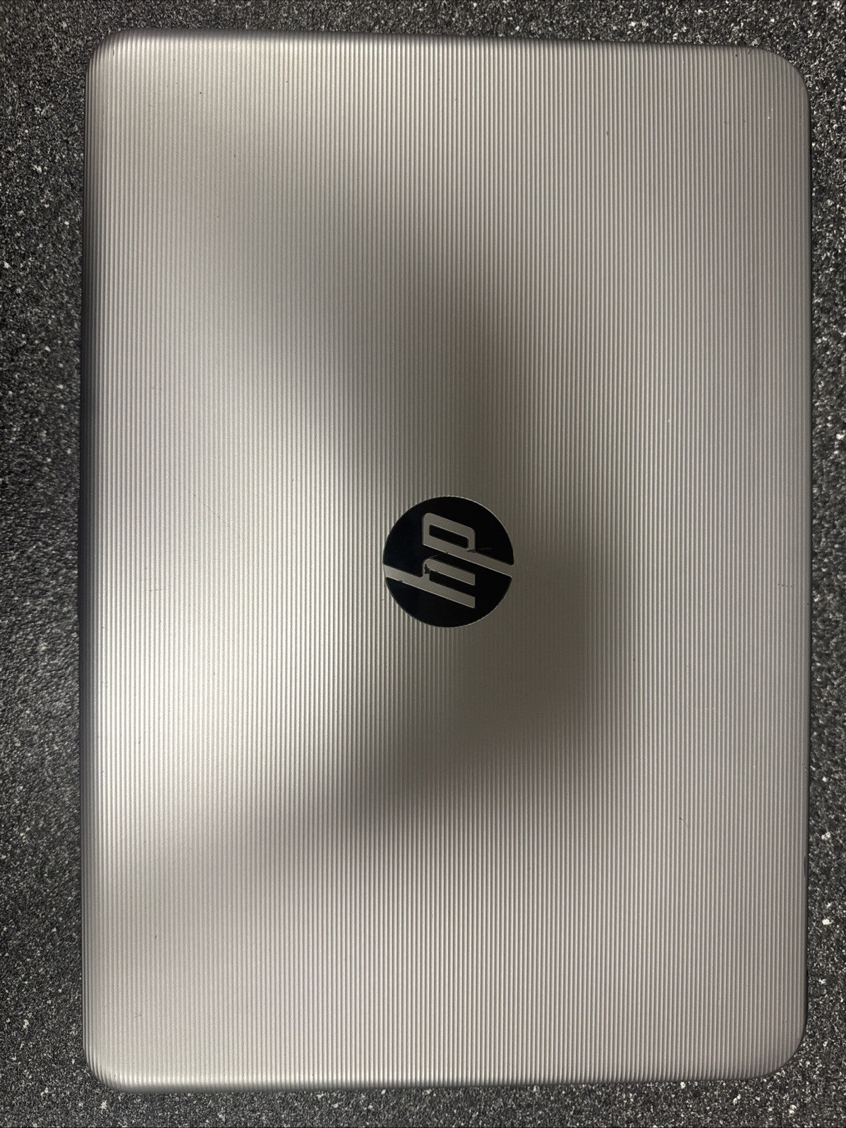 HP 14-an013nr Laptop AMD E2-7110 1.80Ghz BATTERY NOT TESTED HAS SCRATCHES!